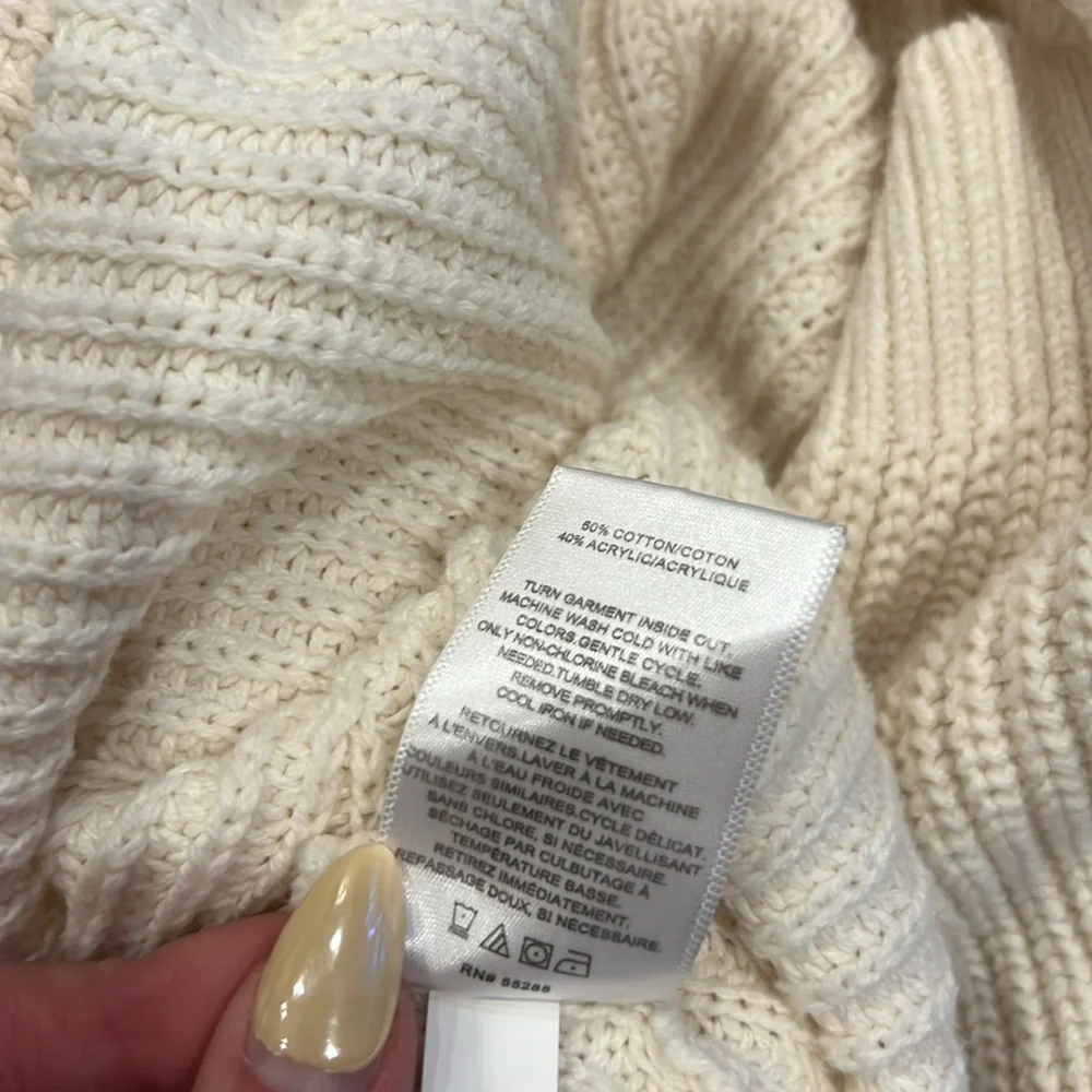 Express Oversized Boyfriend V Neck Sweater Cream XXS - Picture 9 of 9